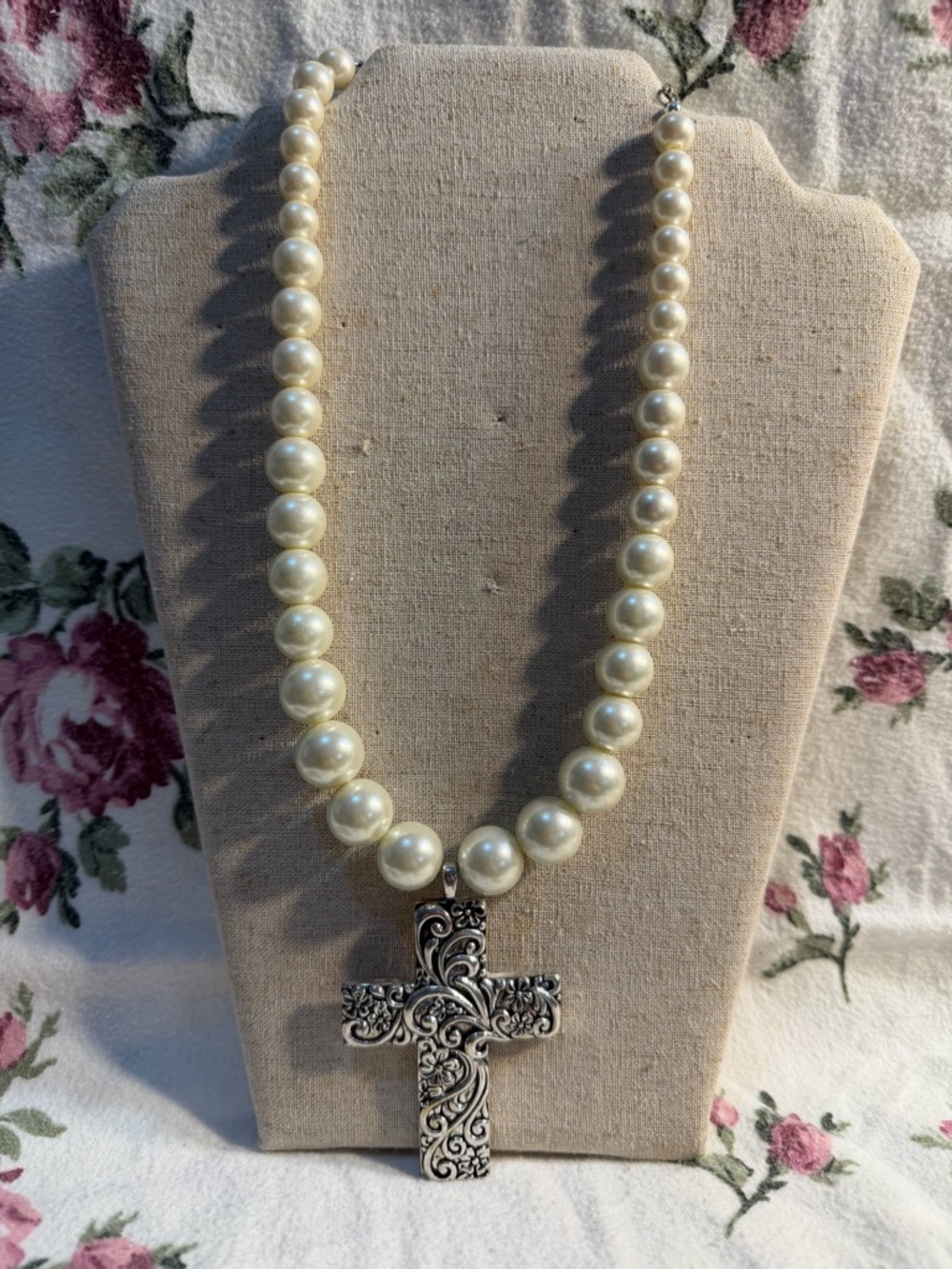 Cream Pearl Necklace with Ornate Silver Cross Pendant